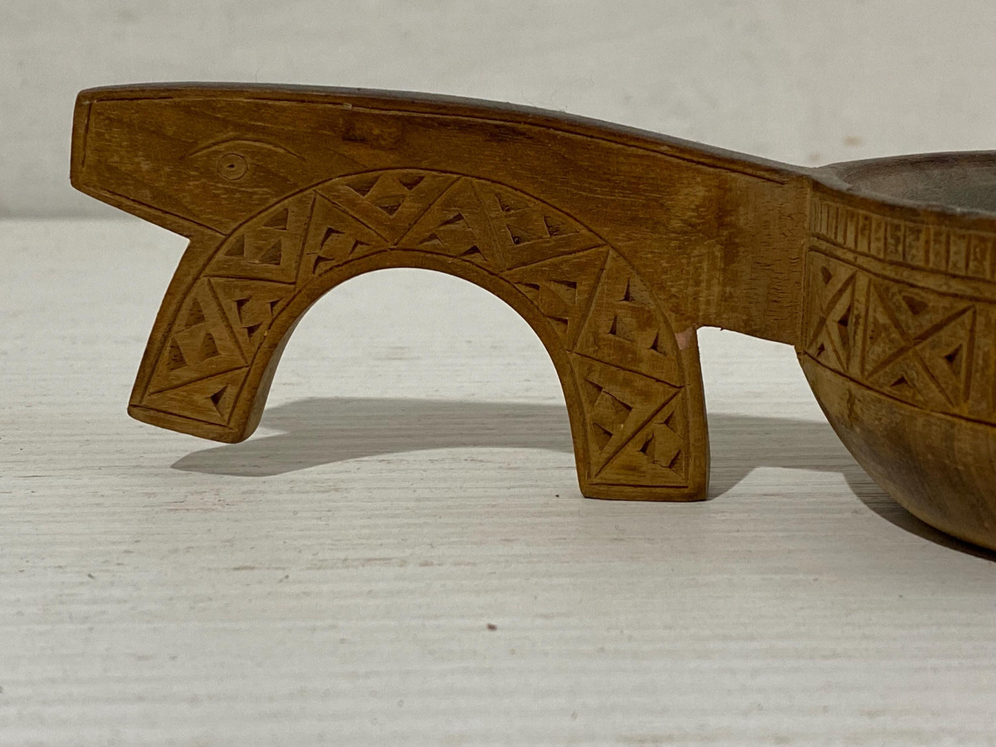 Portacandela Vintage in Legno Intagliato con Motivo Geometrico - 15,5x7x5 cm