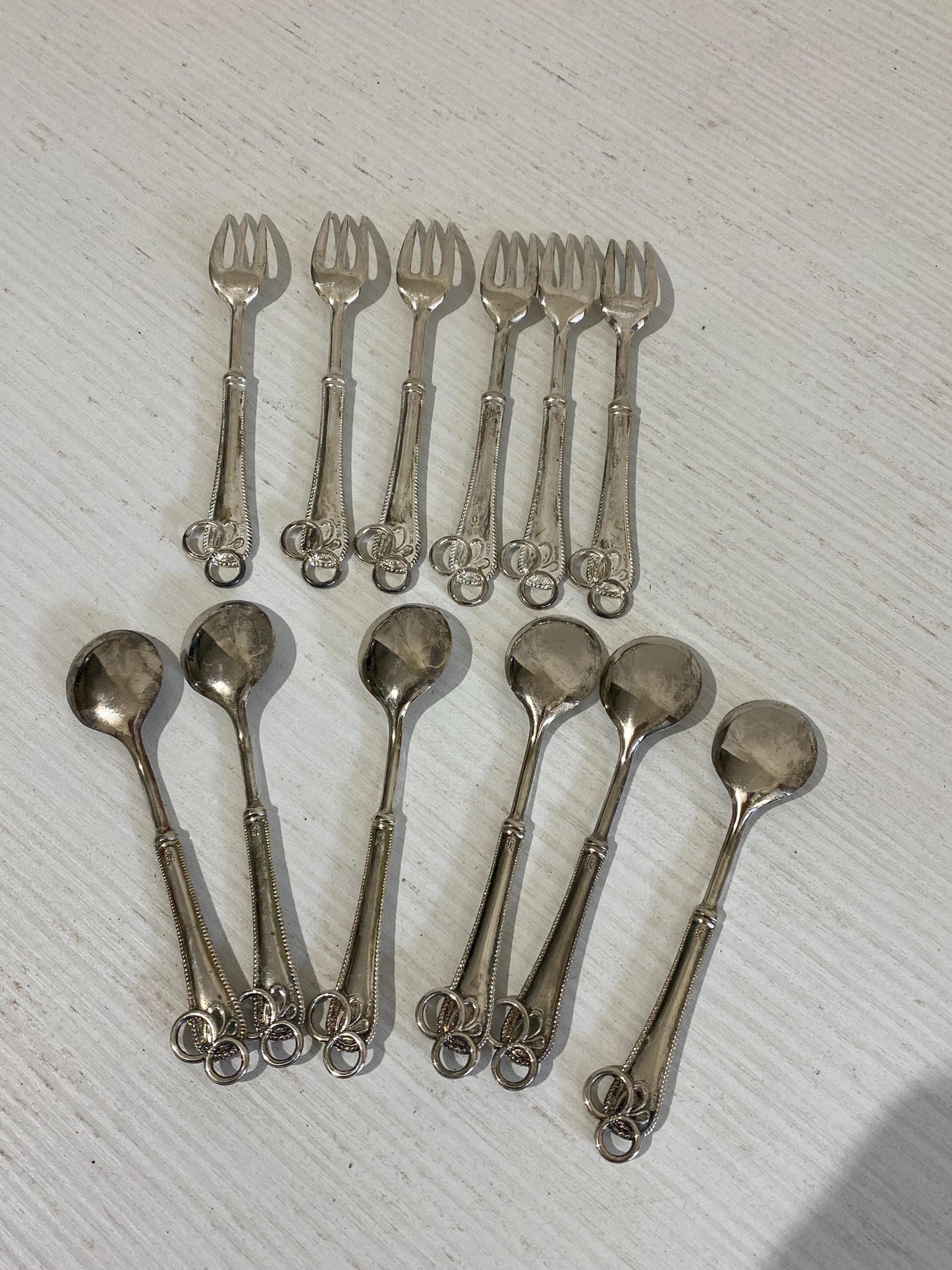 Set Vintage di 12 Posate da Dessert in Argento Placcato - 6 Cucchiaini e 6 Forchettine