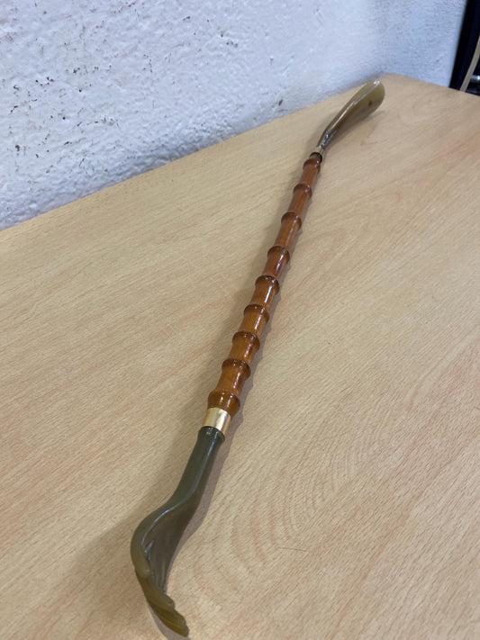 Calzascarpe Vintage in Bambù e Plastica - 55 cm - Design Originale con Manico a Forma di Mano