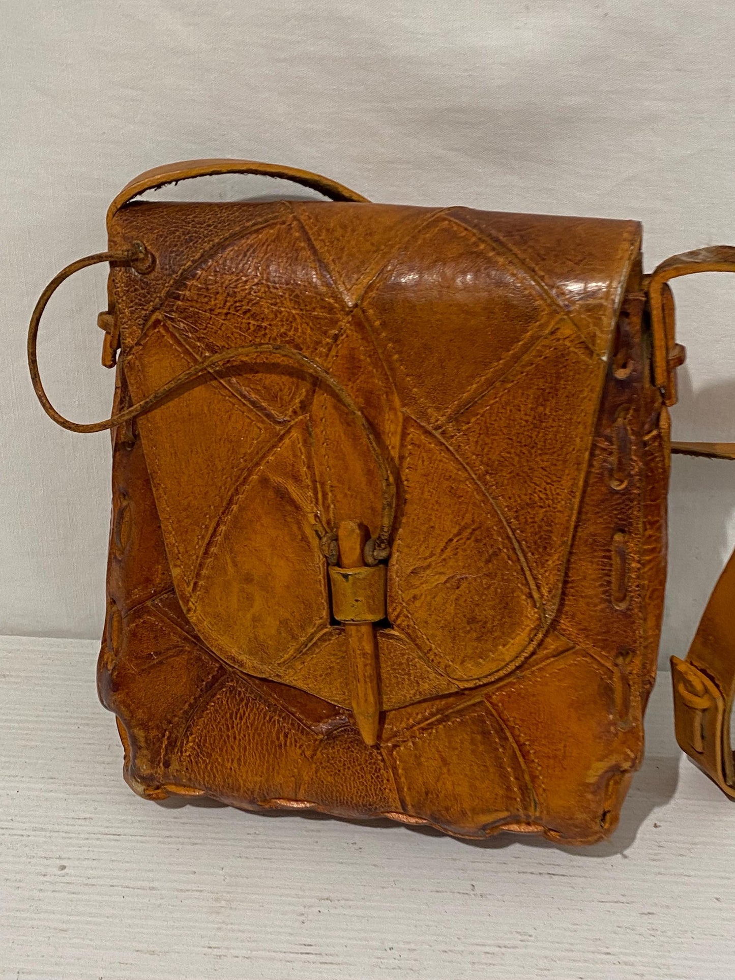 Borsa Vintage Artigianale in Pelle Marrone con Tracolla Fissa  21x19x9 cm