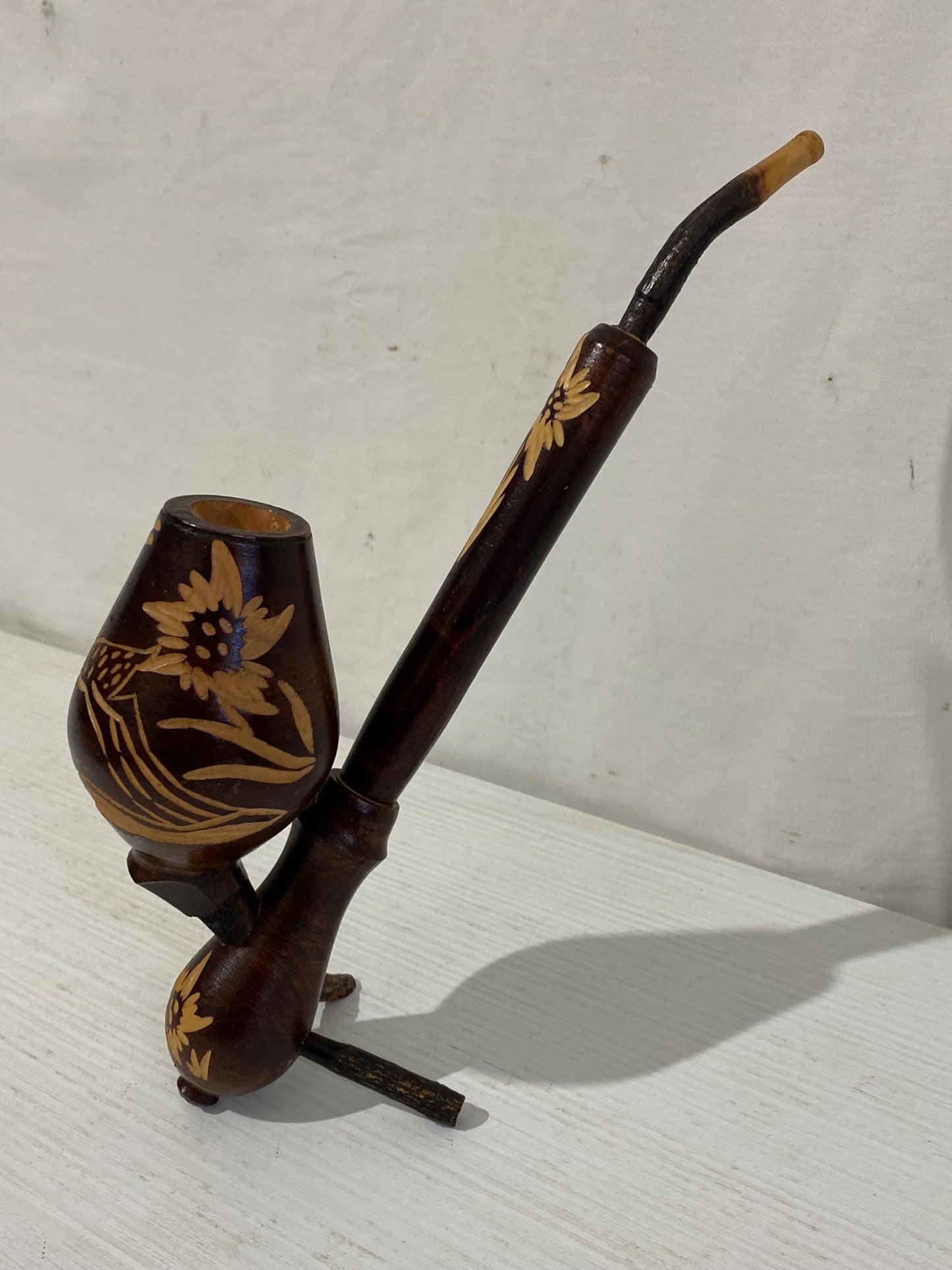 Pipa particolare Funzionante Vintage in Legno Intagliato con Motivo Floreale - 24x20x7 cm