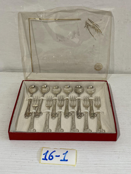 Set Vintage di 12 Posate da Dessert in Argento Placcato - 6 Cucchiaini e 6 Forchettine