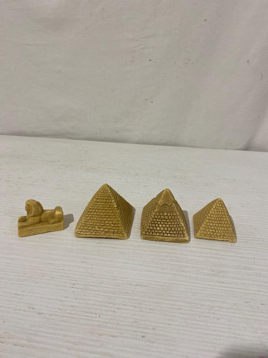 Set Vintage di Piramidi e Sfinge in Gesso Fatto a Mano - Decorazioni Egizie da Collezione