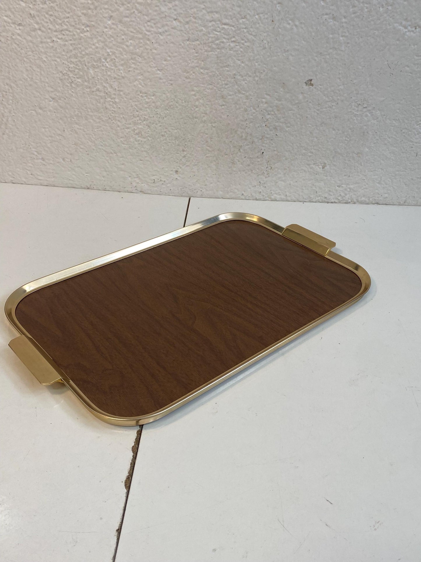 Vassoio Vintage Anni '60 in legno e ottone dorato  Stile retrò elegante (47,5x28,5 cm)