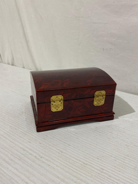 Scatola Portagioie Vintage con Carillon Funzionante - Elegante Legno Laccato e Tessuto Rosso (16x13x9 cm) - Regalo Rétro