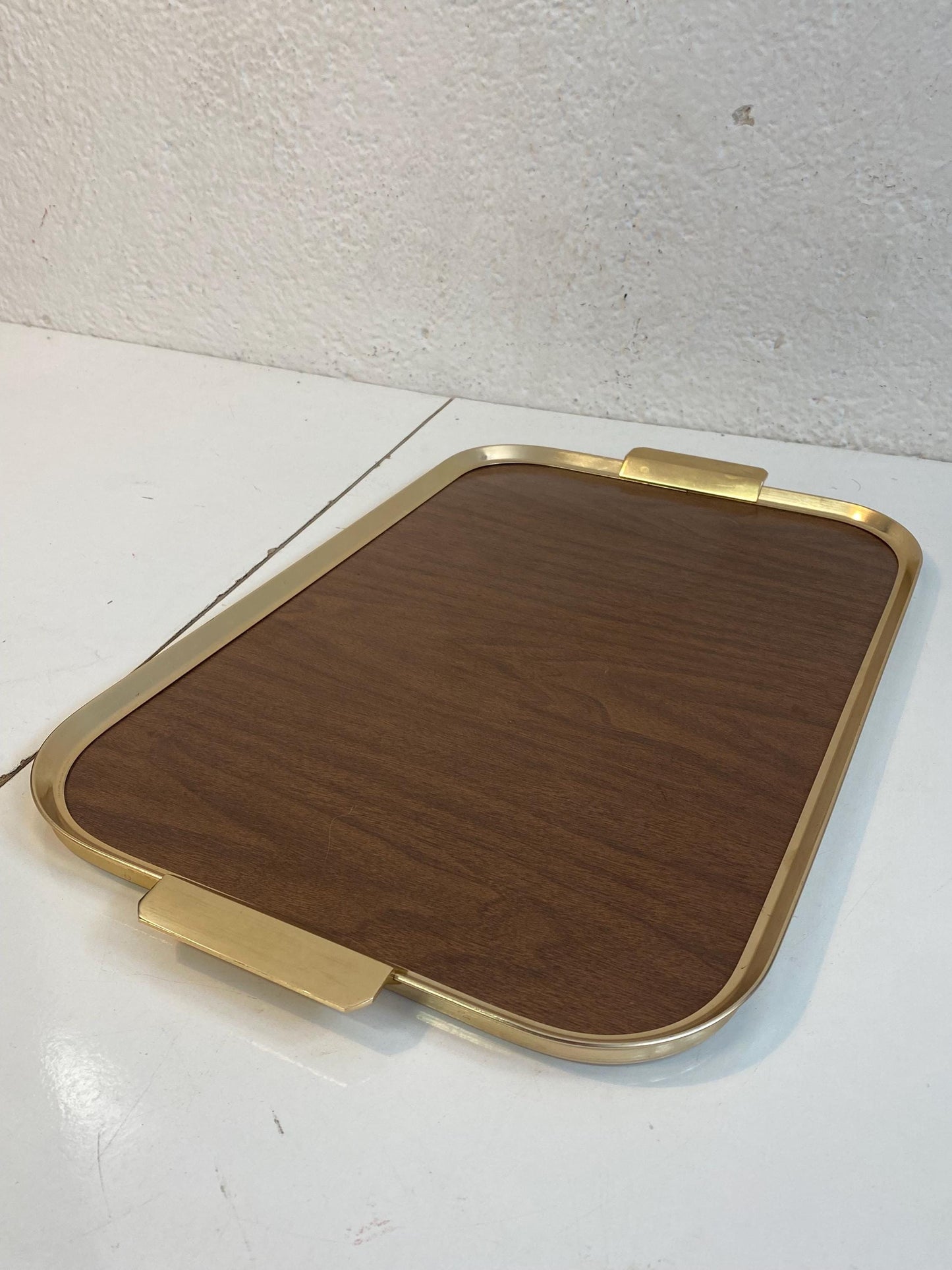Vassoio Vintage Anni '60 in legno e ottone dorato  Stile retrò elegante (47,5x28,5 cm)