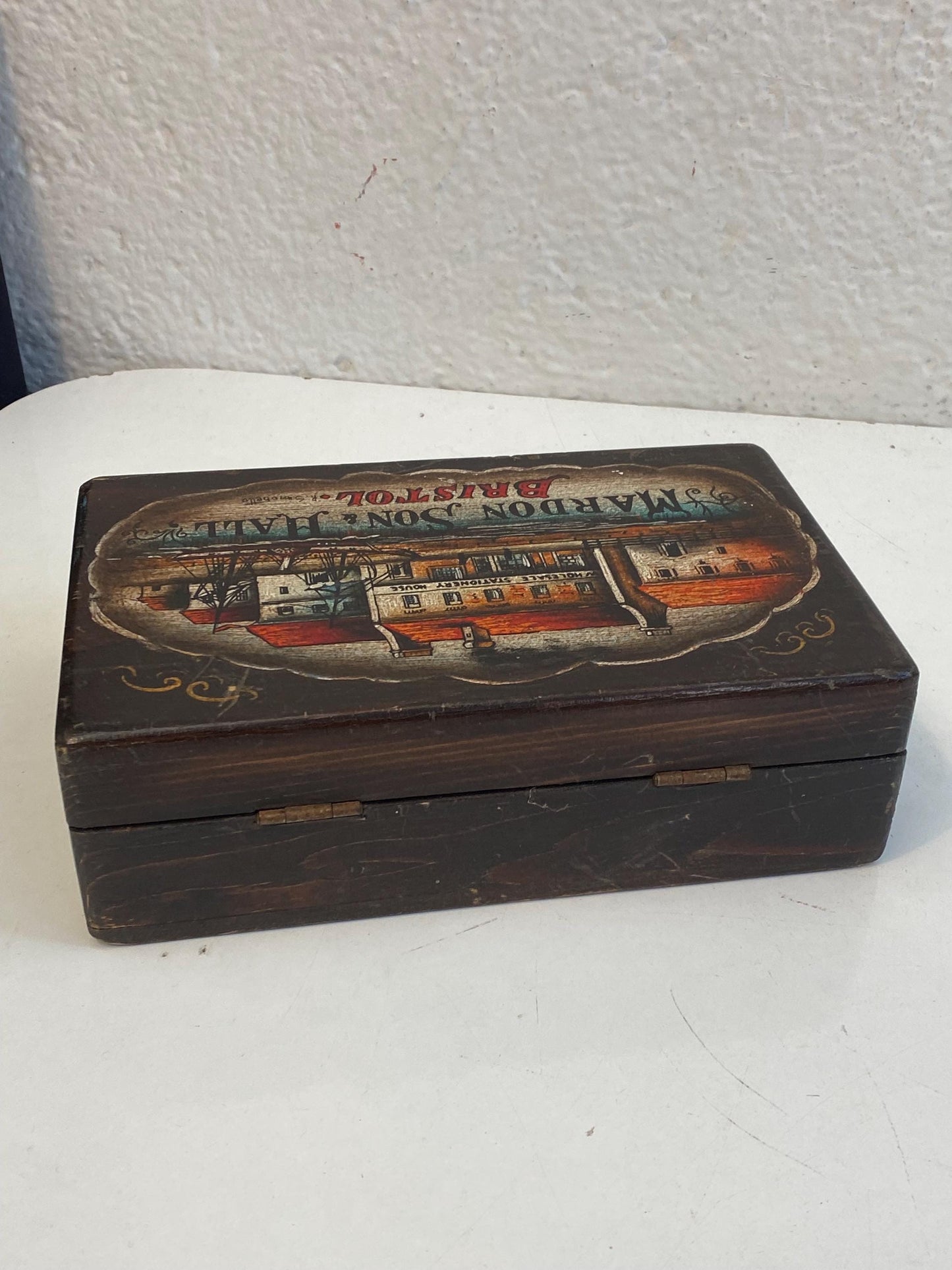Antica scatola in legno dipinta a mano Mardon Son & Hall Bristol 22x13,5x7 cm