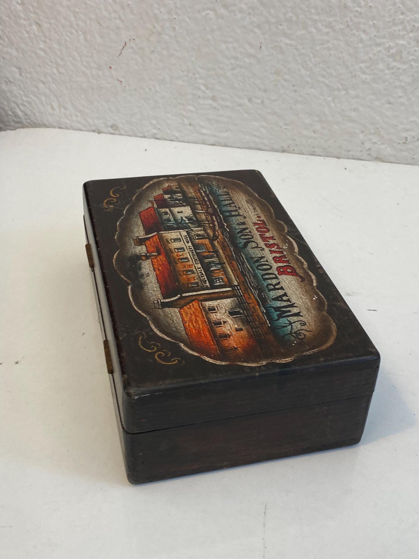 Antica scatola in legno dipinta a mano Mardon Son & Hall Bristol 22x13,5x7 cm