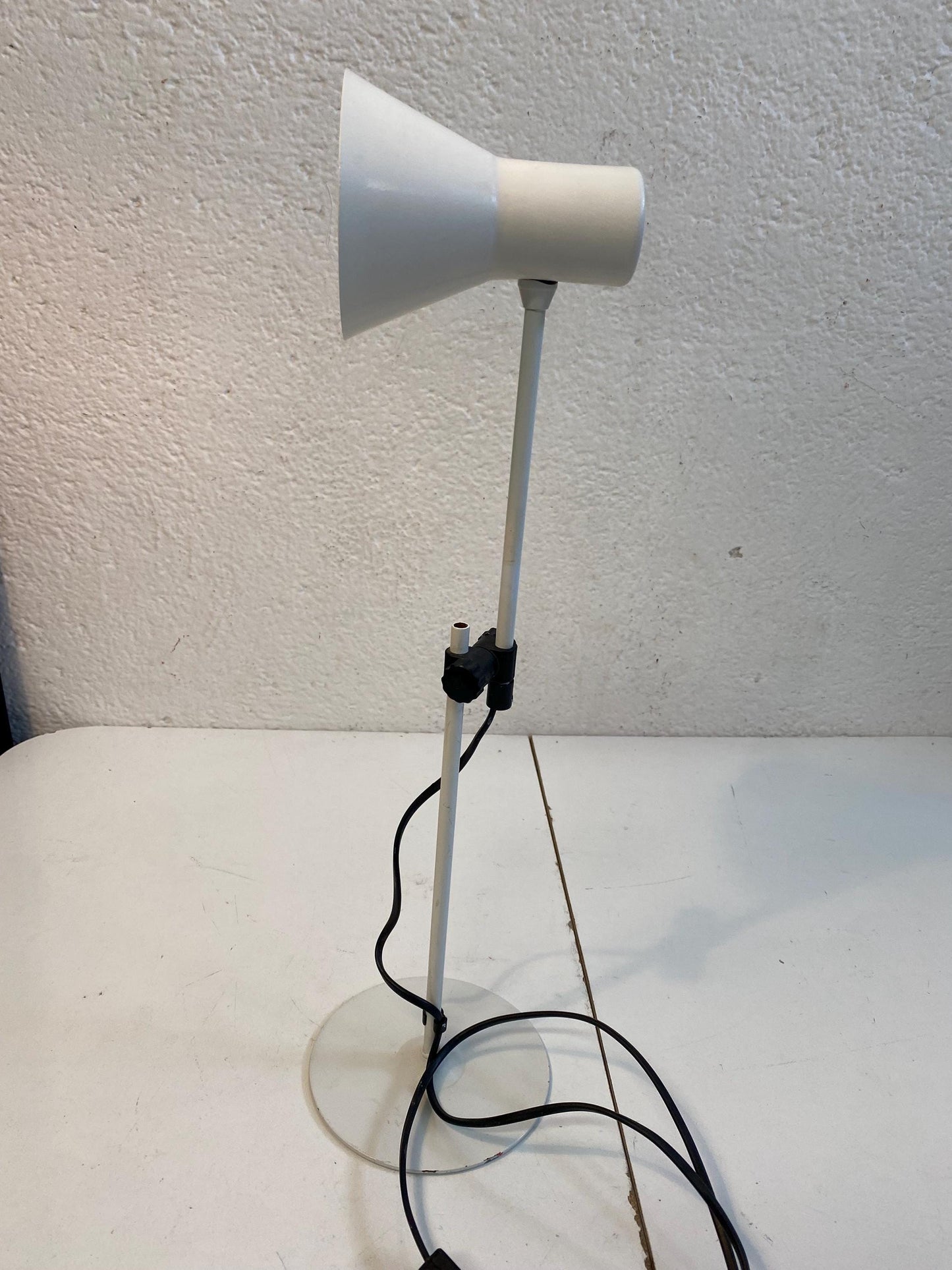 Lampada da Scrivania Vintage in Metallo Bianco - Regolabile in altezza - Made in Italy - 55 cm