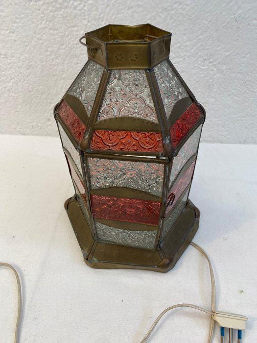 Lampada Marocchina in Ottone e Vetri Colorati - Lanterna Orientale da Tavolo o Comodino - Design Arabo con Sportello Apribile (27x19x19 cm)