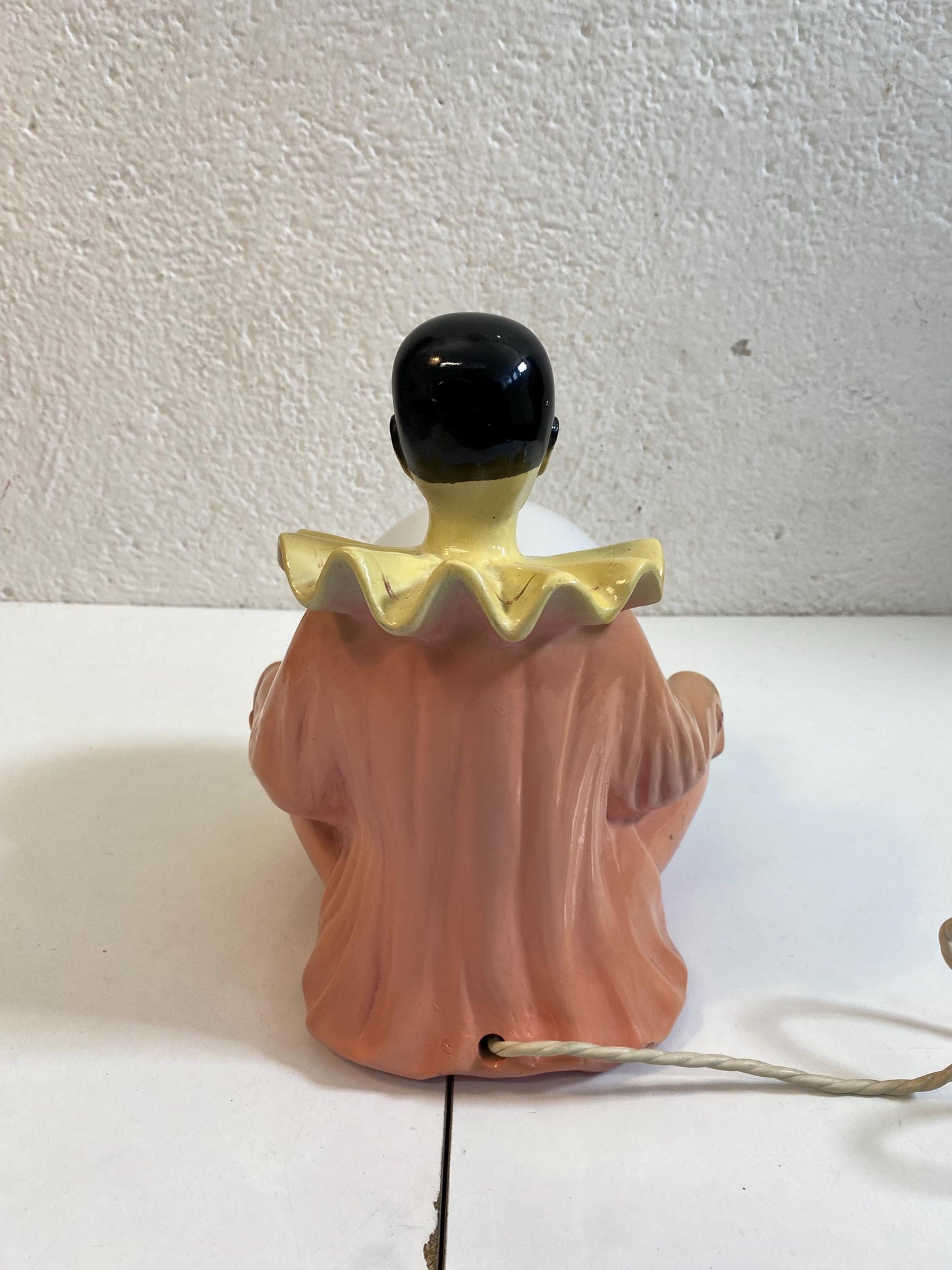 Lampada vintage Pierrot in ceramica con sfera luminosa  26x22 cm  Lampada da tavolo anni 60 stile Art Deco