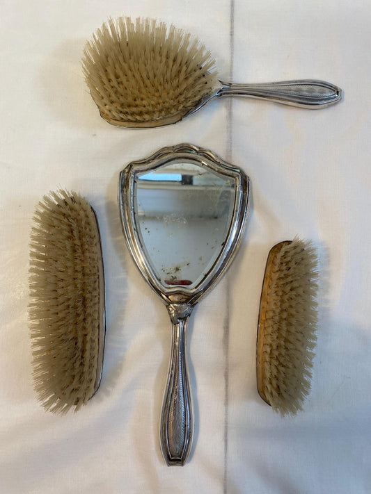 Set da toilette vintage in argento 800 punzonato  Specchio e spazzole incise  Eleganza Art Déco da collezione