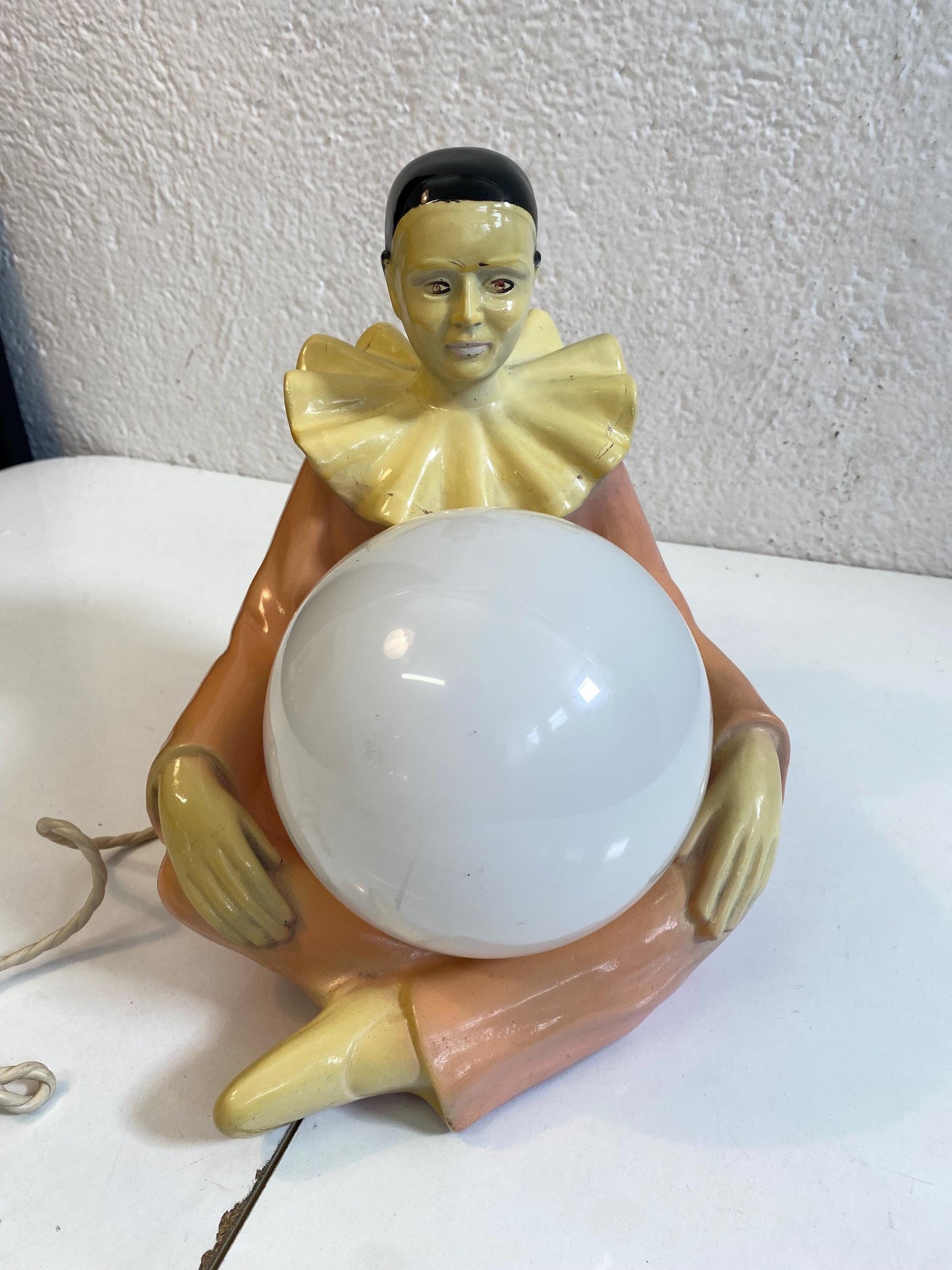 Lampada vintage Pierrot in ceramica con sfera luminosa  26x22 cm  Lampada da tavolo anni 60 stile Art Deco