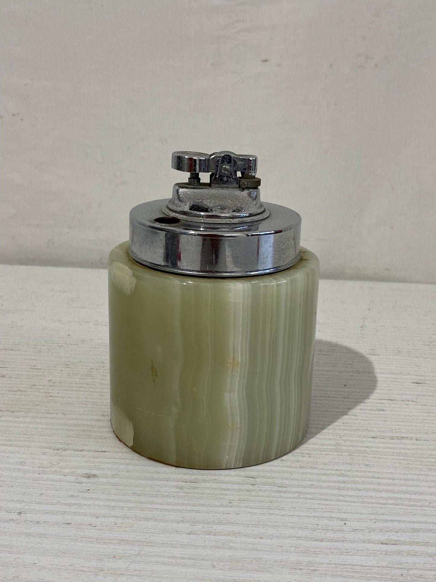 Accendino vintage in onice verde 12x9 cm  Anni ‘70  da tavolo con inserto removibile  Arredo rétro elegante