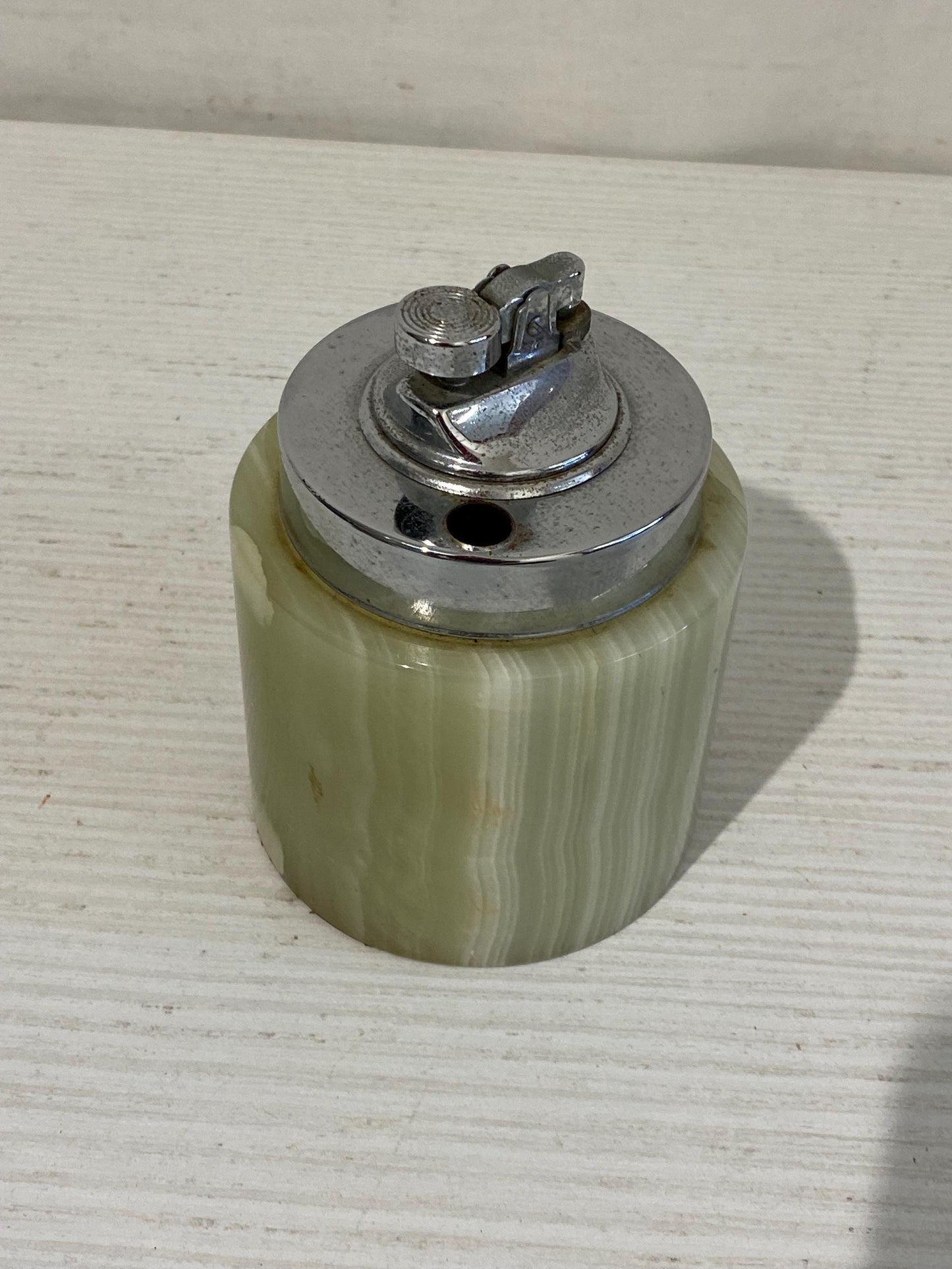 Accendino vintage in onice verde 12x9 cm  Anni ‘70  da tavolo con inserto removibile  Arredo rétro elegante