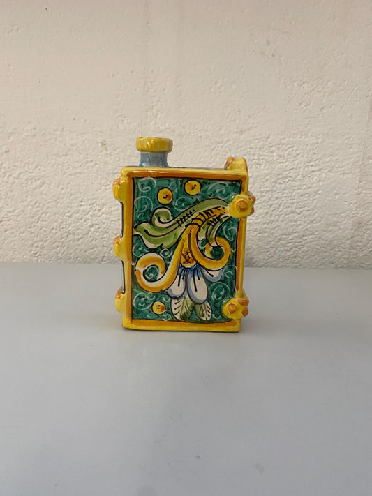 Fiaschetta vintage in ceramica a forma di libro  Dipinta a mano Deruta  17,5x12,5x4,5 cm