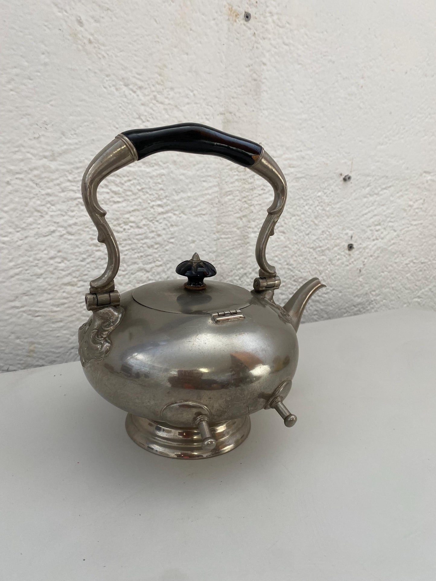 Teiera Samovar Luigi XV Rococo: Un Tocco Reggale per la Tua Casa da Favola
