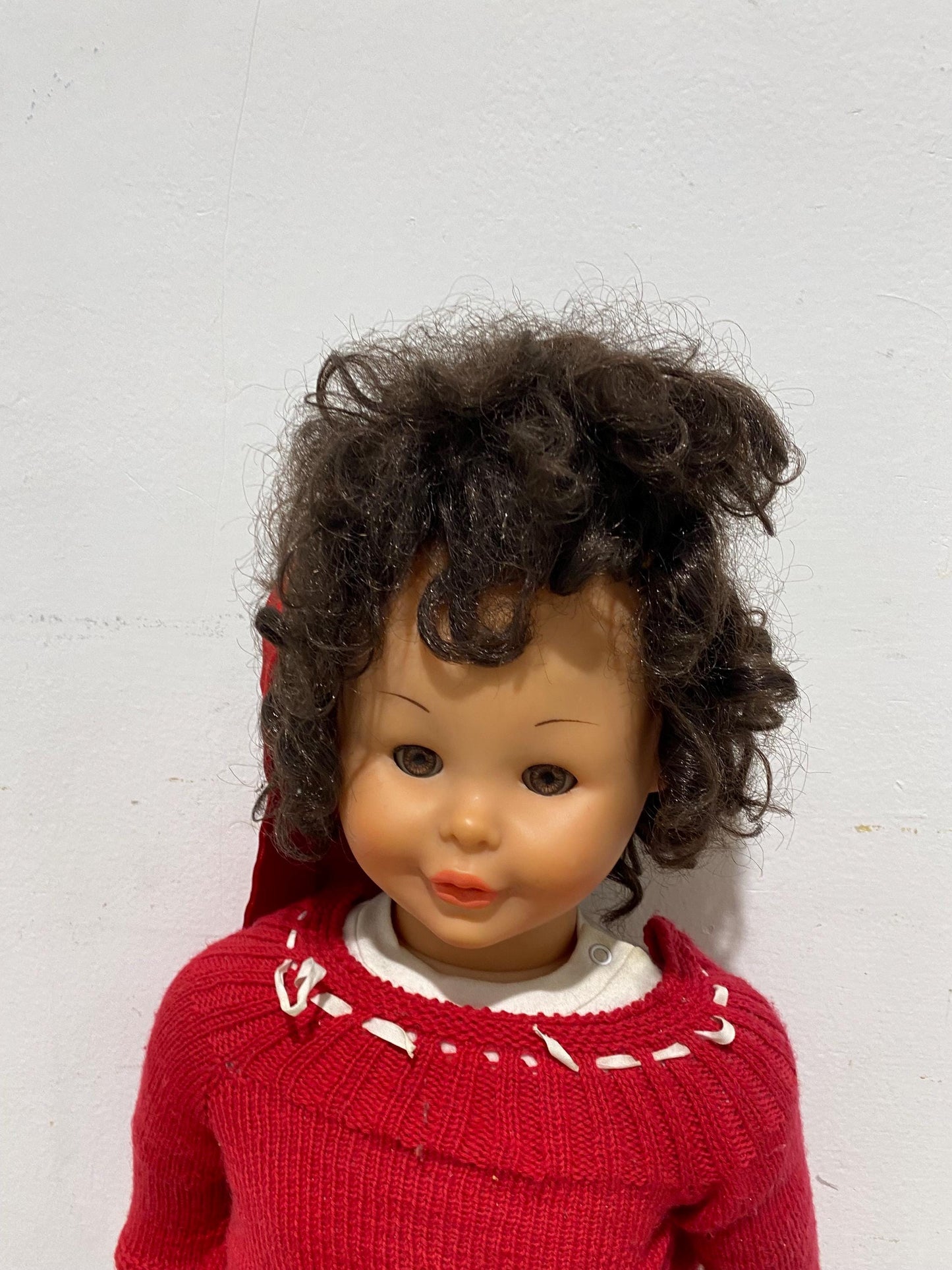 Bambola vintage italiana anni '70 90cm  Occhi mobili, capelli ricci, vestito rosso  Rara da collezione retro