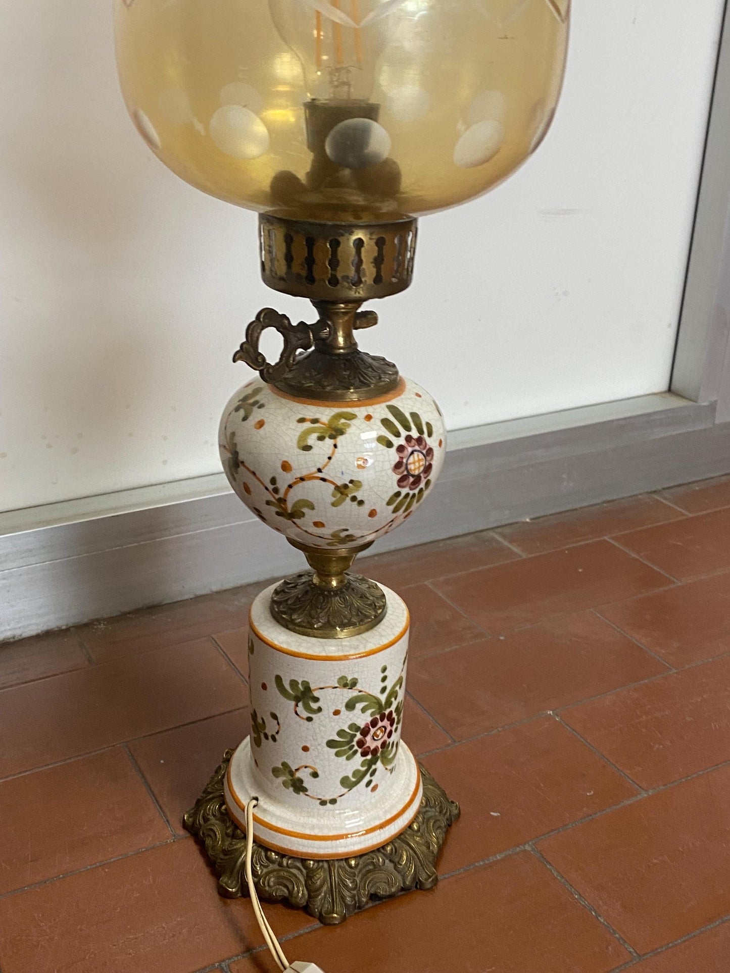Lampada da Tavolo Vintage in Ceramica e Ottone Anni '50 - Eleganza Retrò per la Tua Casa