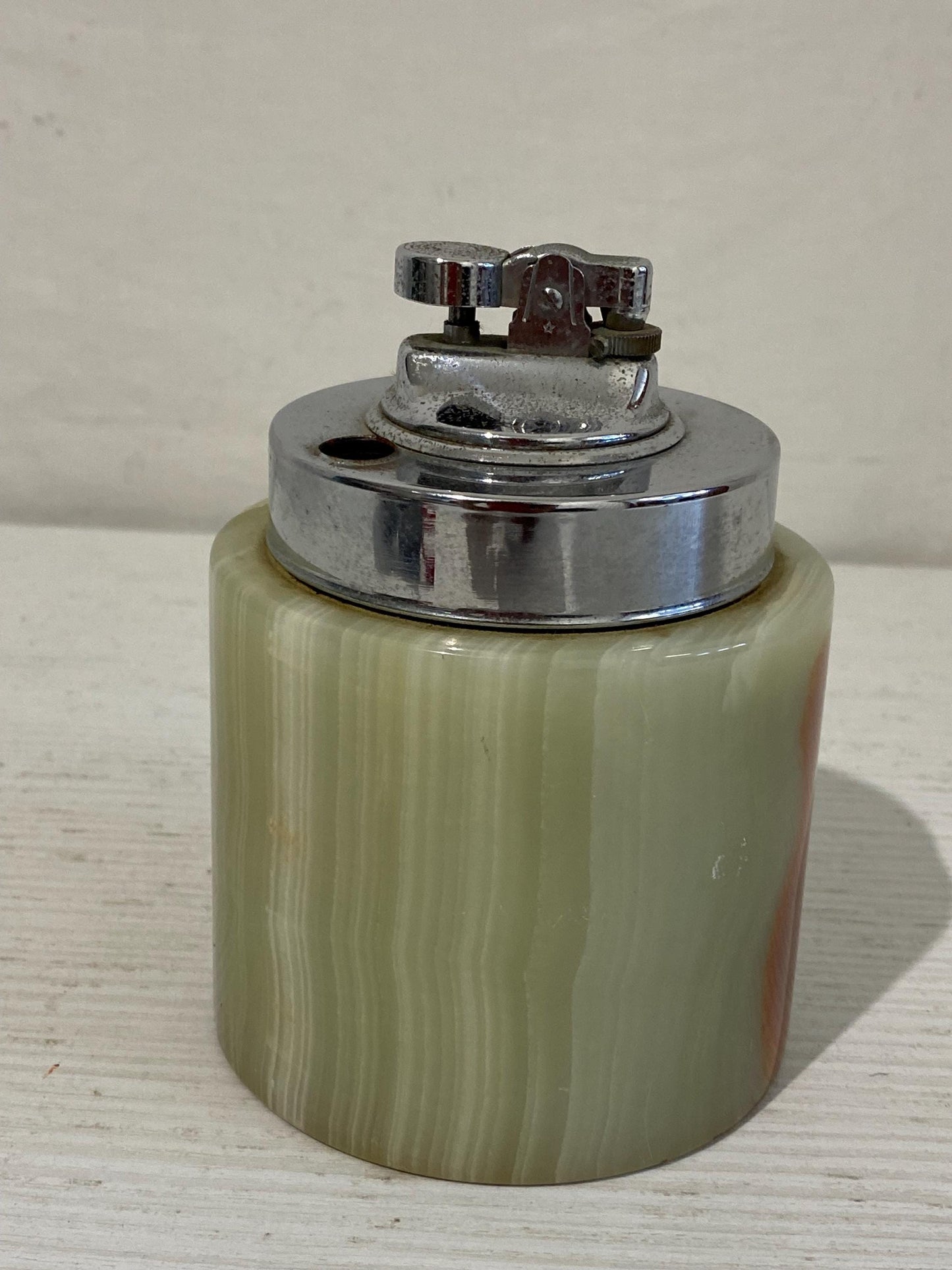 Accendino vintage in onice verde 12x9 cm  Anni ‘70  da tavolo con inserto removibile  Arredo rétro elegante