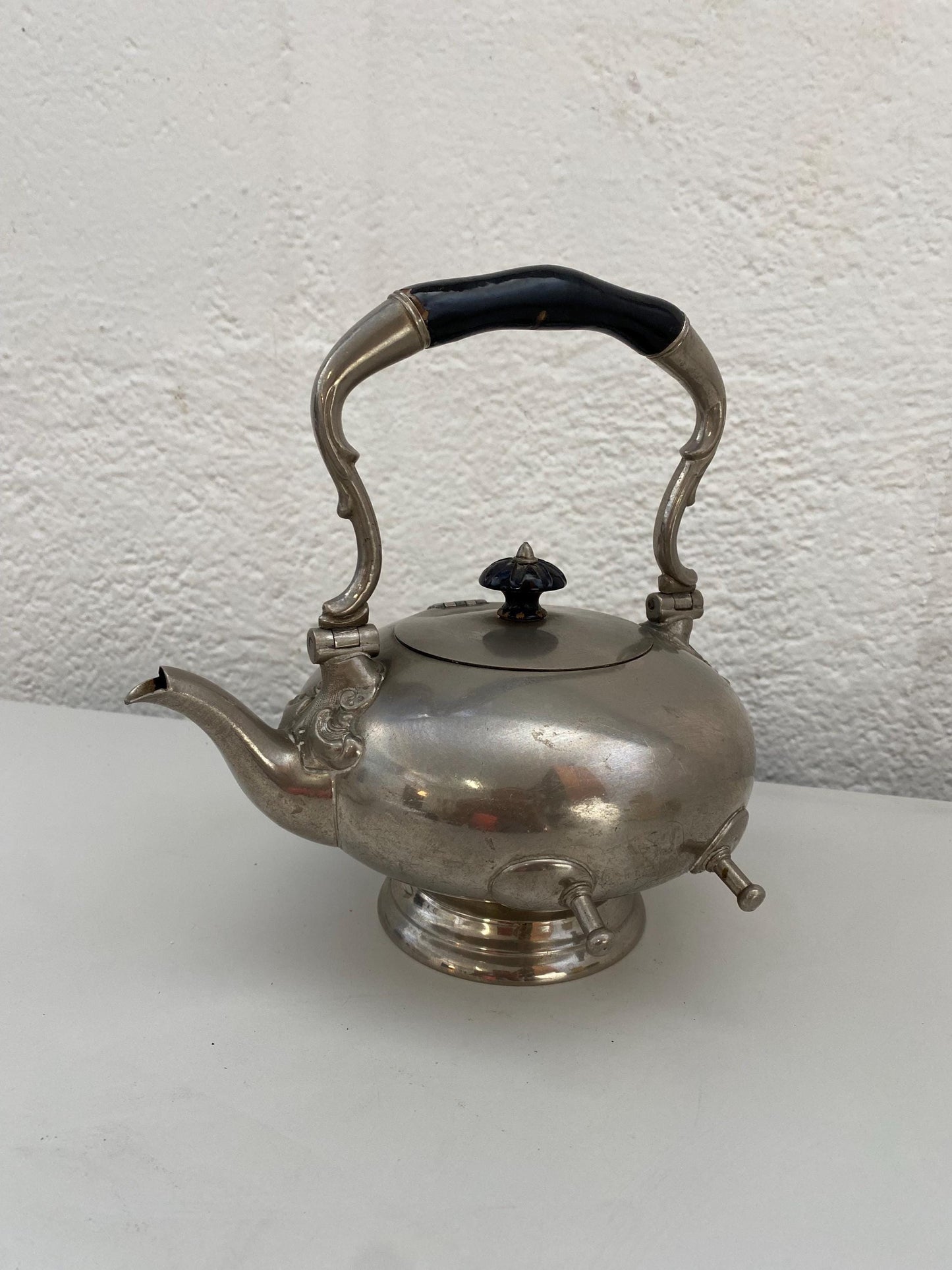 Teiera Samovar Luigi XV Rococo: Un Tocco Reggale per la Tua Casa da Favola