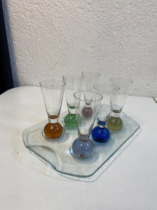 Set vintage 6 bicchierini vetro soffiato con basi colorate e vassoio  stile Murano  11,5 cm  barware da collezione