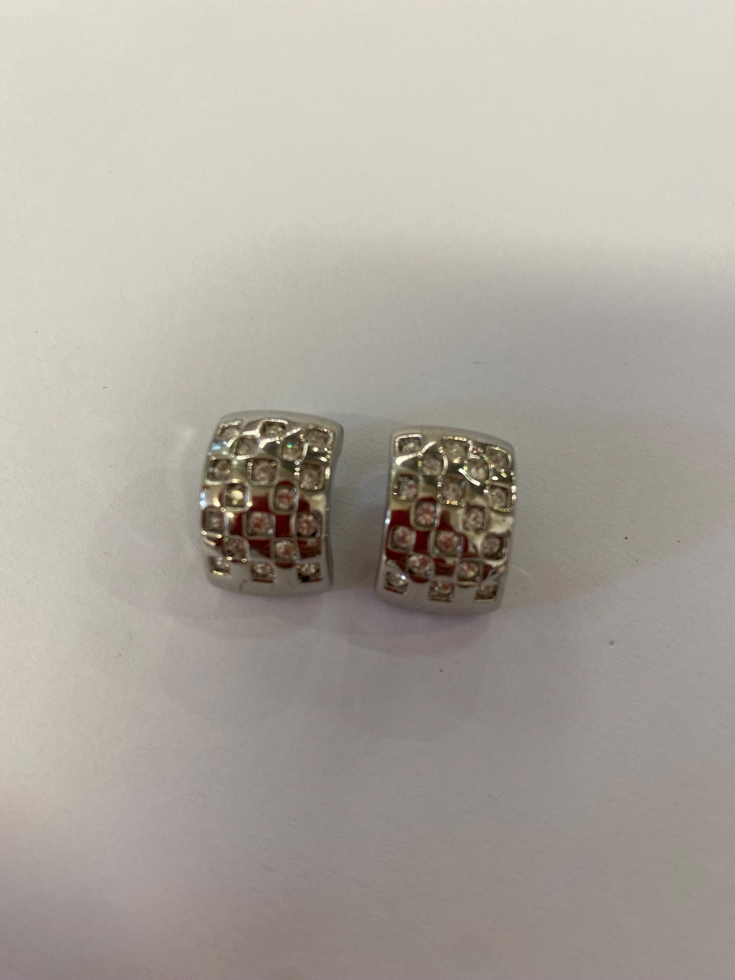 Orecchini a clip metallo argentato con strass pavé | Vintage eleganti anni '90 1,5x1 cm | Bijoux luminosi da sera