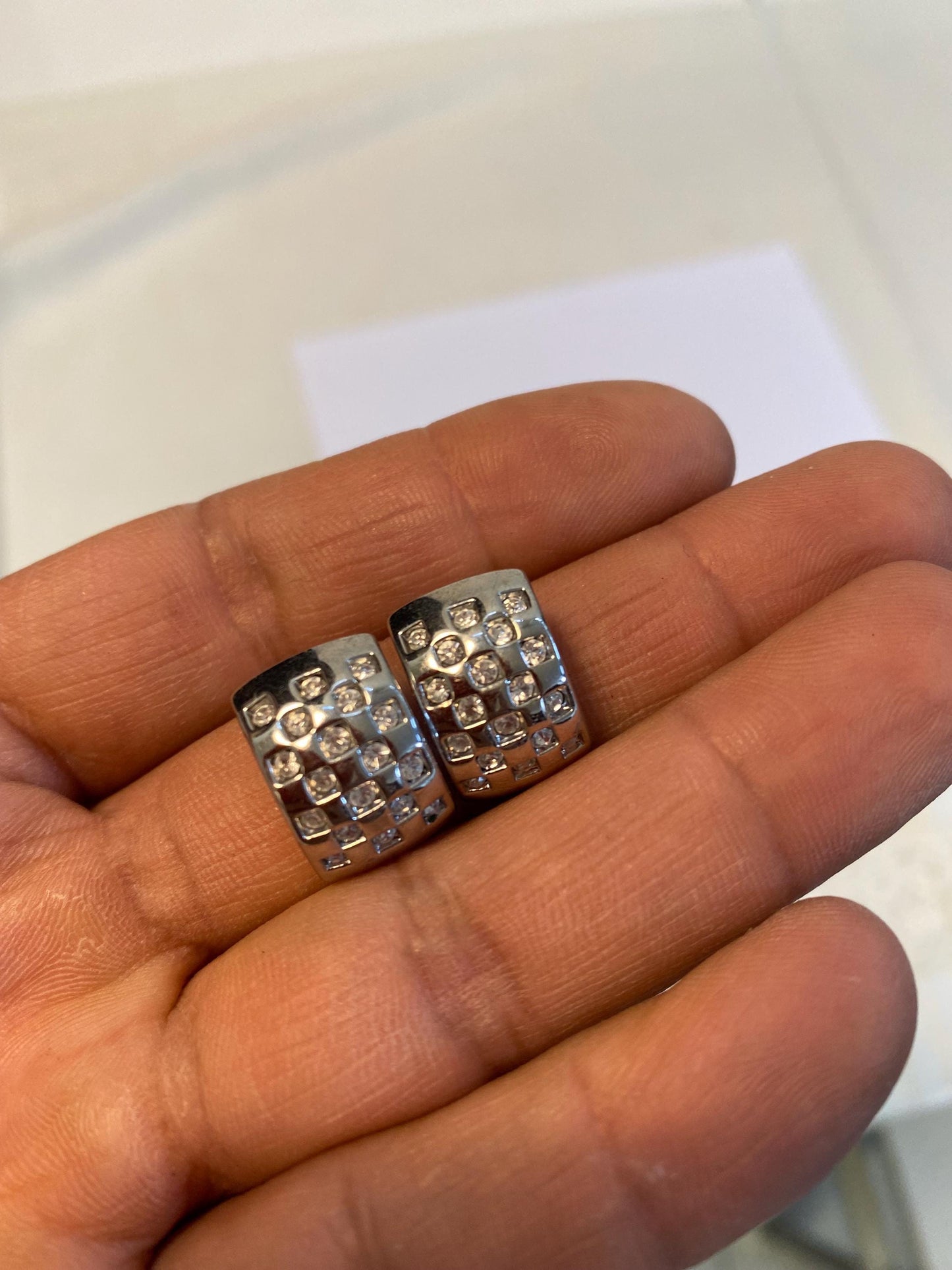 Orecchini a clip metallo argentato con strass pavé | Vintage eleganti anni '90 1,5x1 cm | Bijoux luminosi da sera