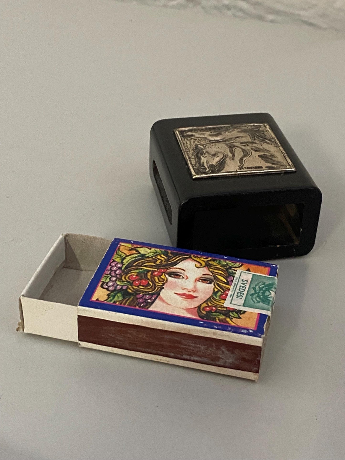 Porta fiammiferi vintage con rilievo Ottaviani in argento 925  cavalli in bassorilievo 5,5x5x3 cm