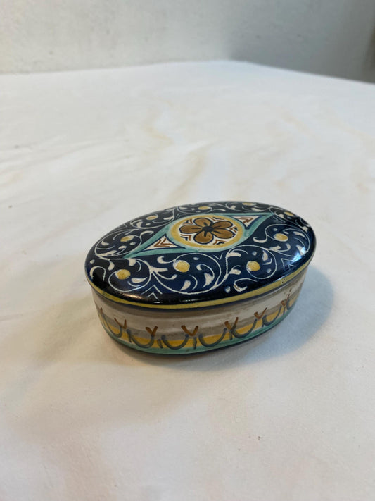 Scatola in ceramica SARP Castelli 1993  decorata a mano, 12x8 cm, scatolina portaoggetti vintage artistica porta gioielli dipinto da maestri