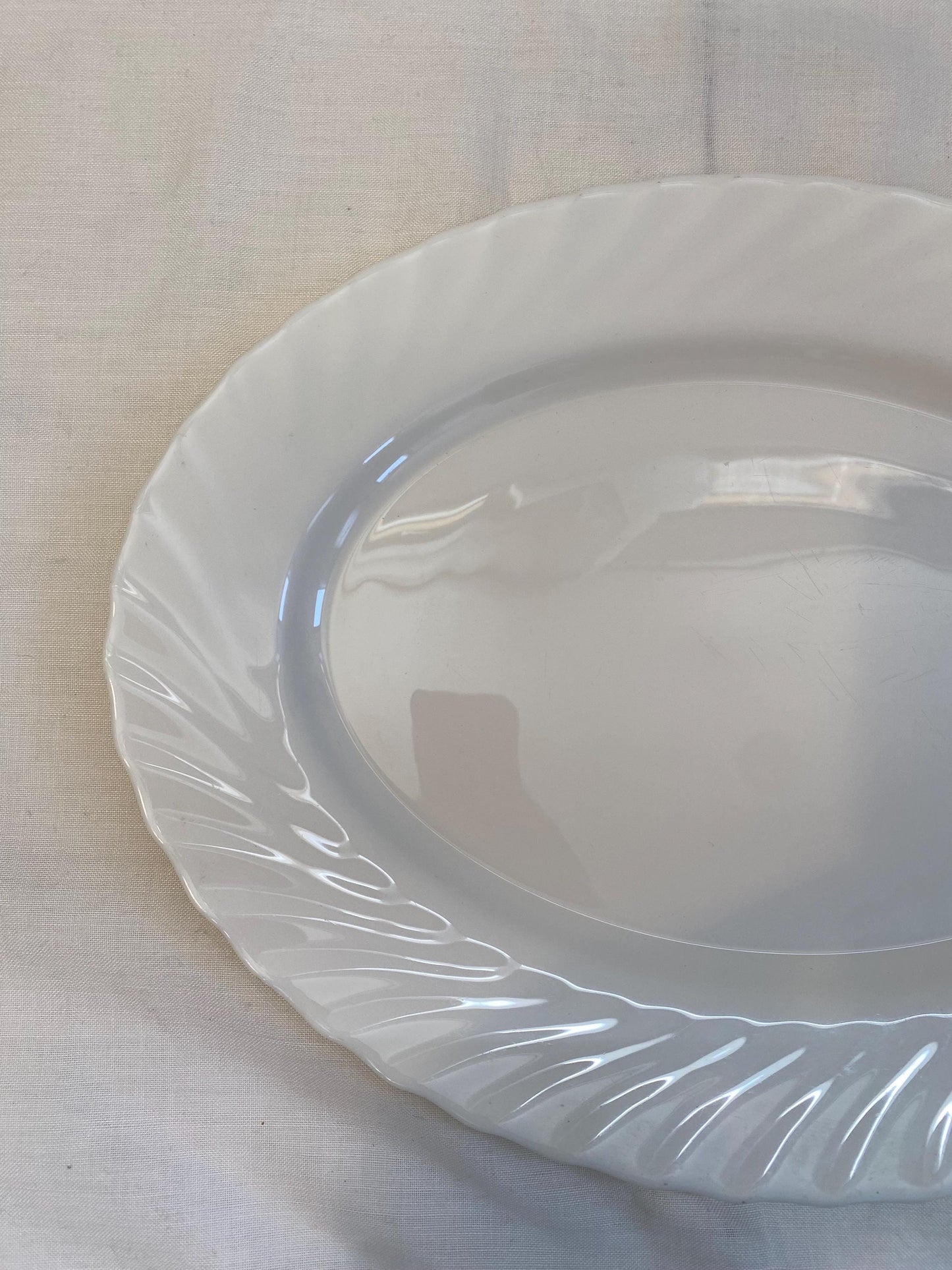 Piatto da portata ovale Arcopal France | Vetro opalino bianco 35x26 cm | Design vintage elegante per tavola e cucina