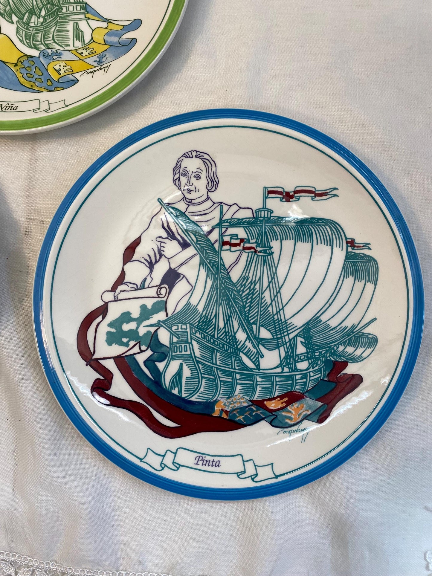 Set 3 piatti decorativi "Le Caravelle" 1992 | Nina Pinta Santa Maria by Oikonomoy | Edizione limitata Esso Colombiane 26 cm