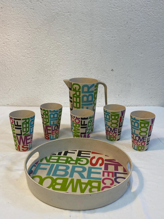 Set eco-friendly in fibra di bambù con vassoio, brocca e 6 bicchieri  stile colorato, LOVE ECO LIFE  h brocca 21 cm