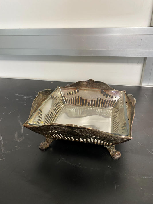 Centrotavola vintage Sheffield Style Collection, metallo placcato con vetro rimovibile, design traforato floreale, elegante decorazione