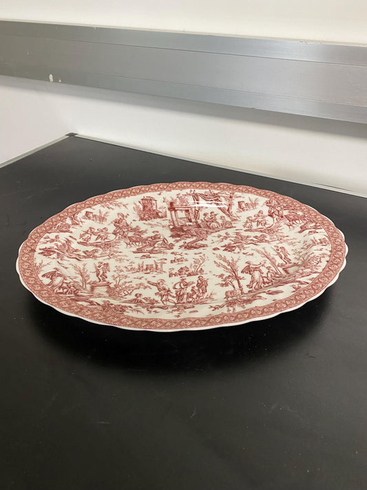 Piatto Ovale in Fine Porcellana Rosa - Eleganza e Stile per la Tua Tavola 26x35 cm
