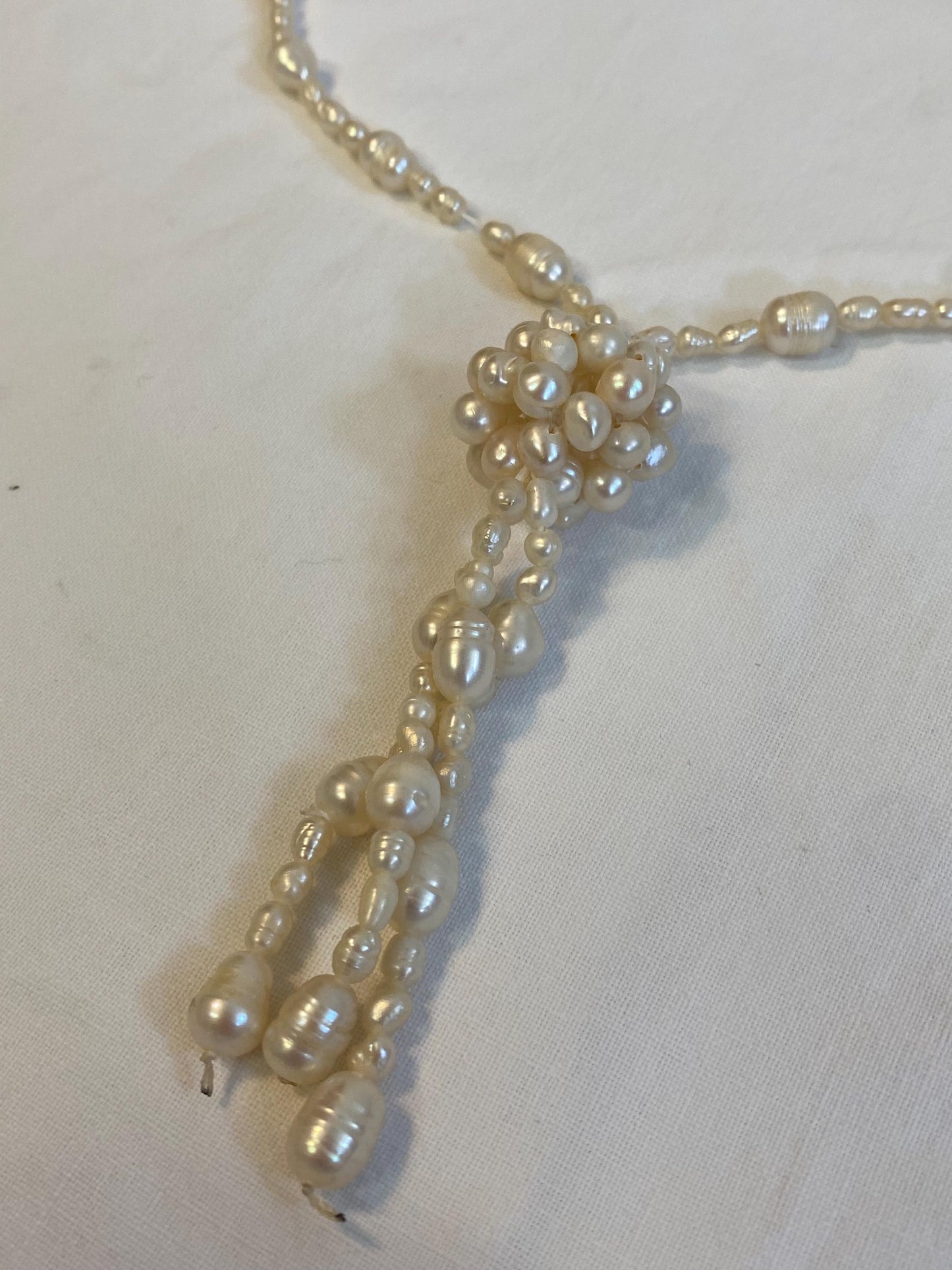Collana vintage con perle di fiume e pendente a grappolo, lunga 43 cm, elegante bijoux rétro artigianale, idea regalo unica