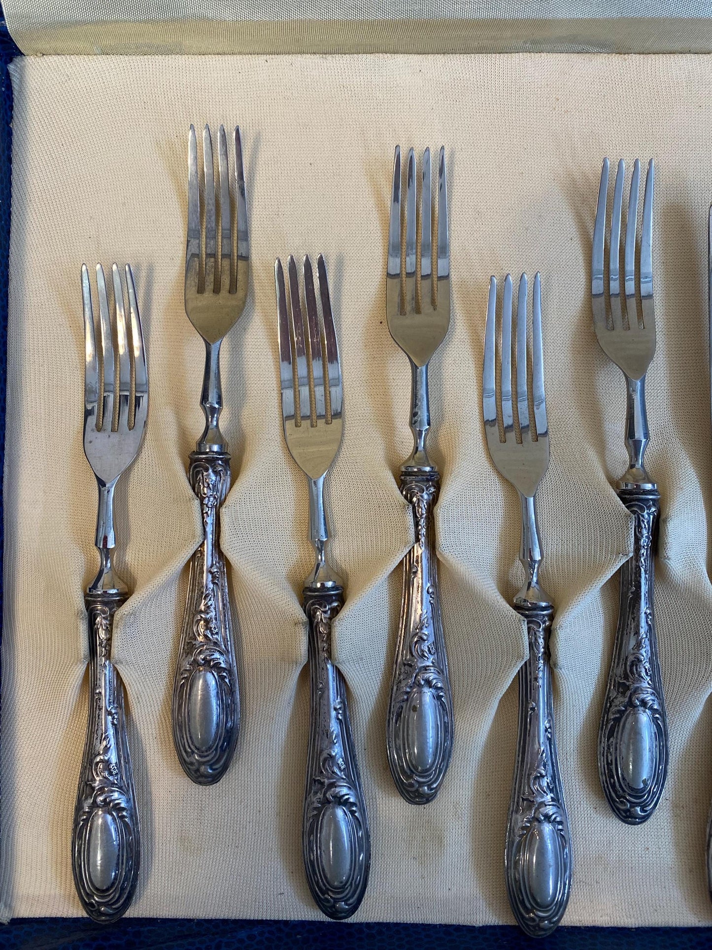 Set 12 posate da dessert vintage in argento 800 con scatola  Coltelli e forchette ornate 18 cm  Posate depoca da collezione