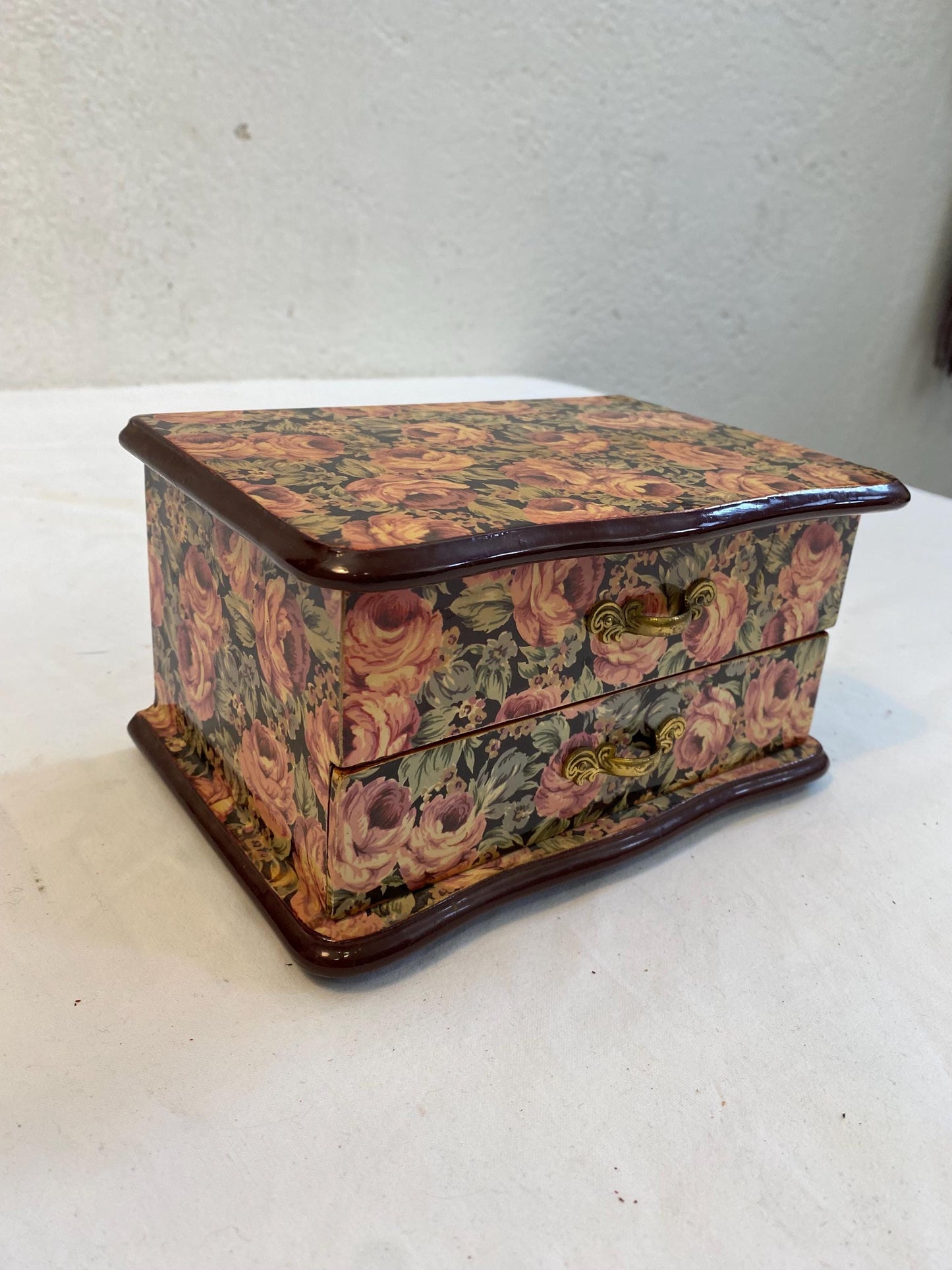Carillon portagioie vintage floreale con cassetti, specchio e velluto rosso  20x14x11 cm  musica romantica anni '80