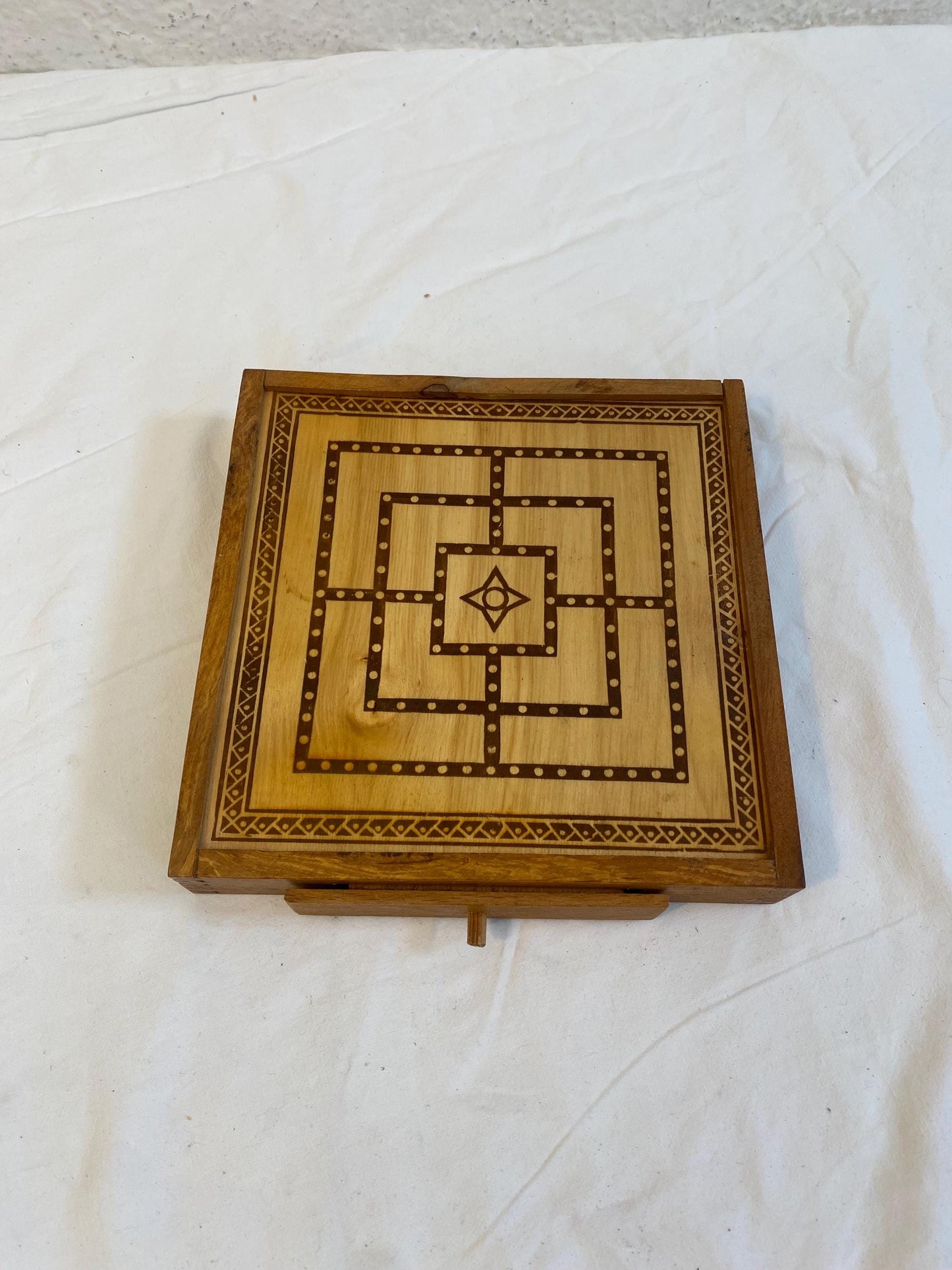 Scatola in legno vintage per dama e mulino, tavola da gioco doppia faccia con pedine, con cassetto integrato per la custodia