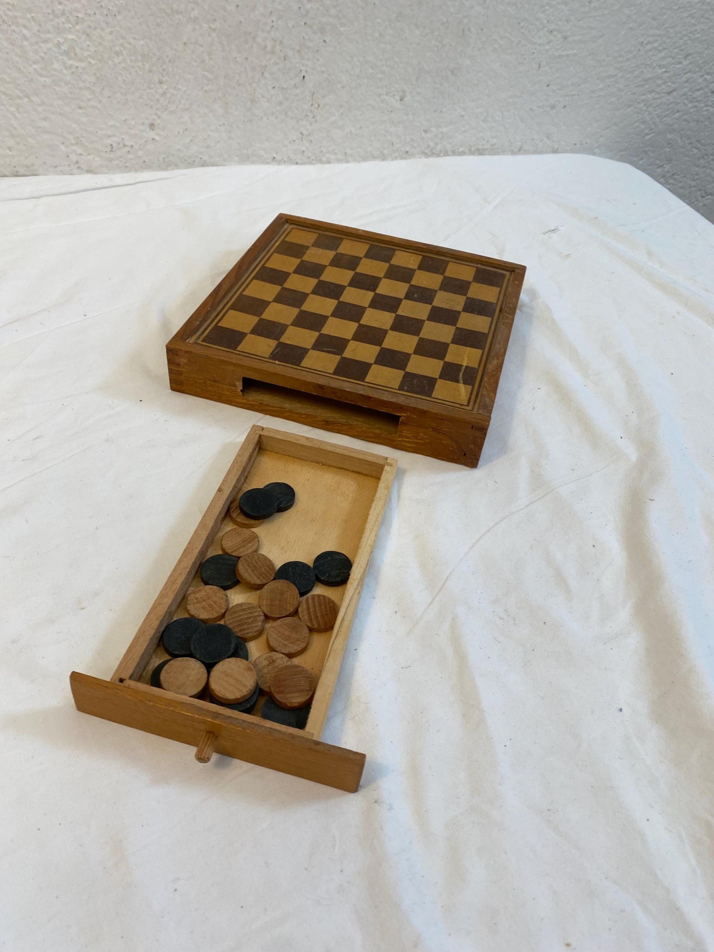 Scatola in legno vintage per dama e mulino, tavola da gioco doppia faccia con pedine, con cassetto integrato per la custodia