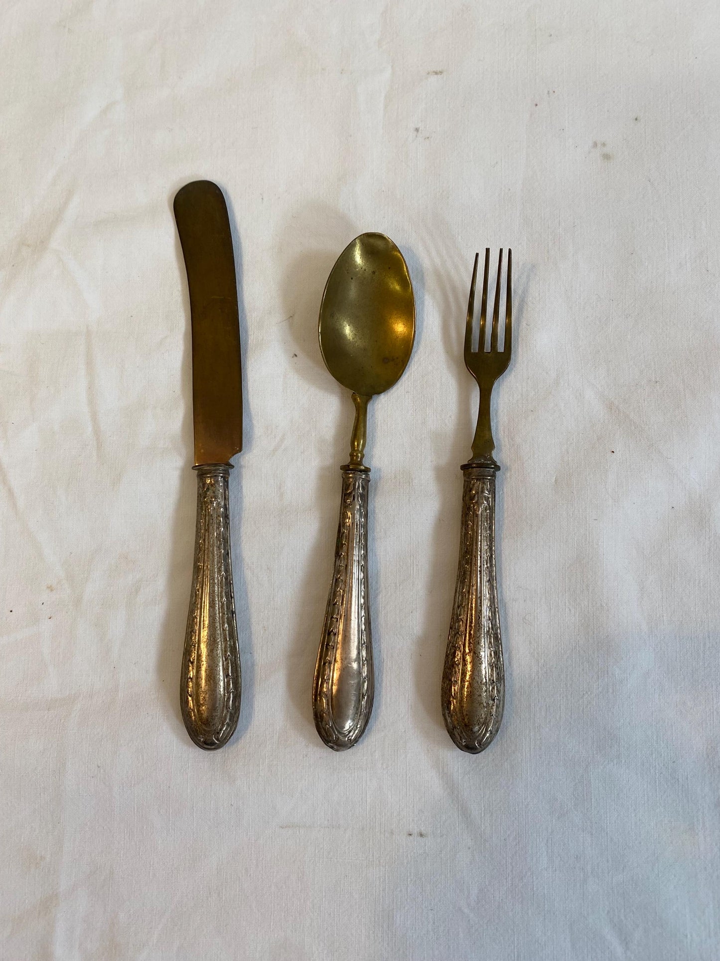 Set Posate Bambino Vintage in Ottone e Manico Cesellato  Coltello Cucchiaio Forchetta  Stile Epoca Rétro