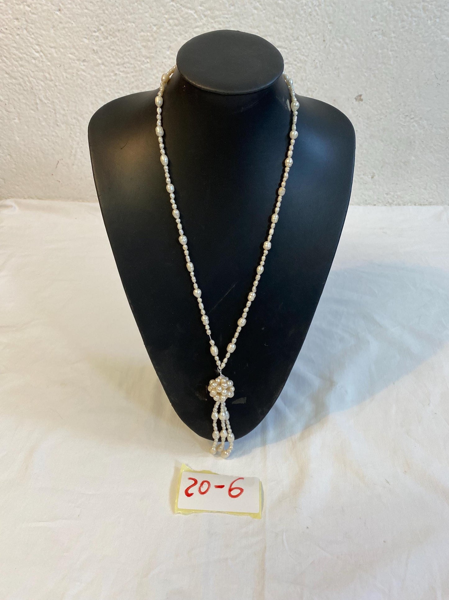 Collana vintage con perle di fiume e pendente a grappolo, lunga 43 cm, elegante bijoux rétro artigianale, idea regalo unica