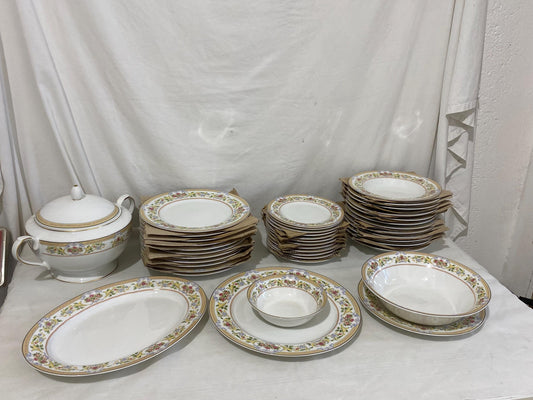 Set 22 Piatti Vintage S.C. Richard Milano in Porcellana con Bordo Oro  Frutta, Piani e Fondi  Anni '50 Eleganti