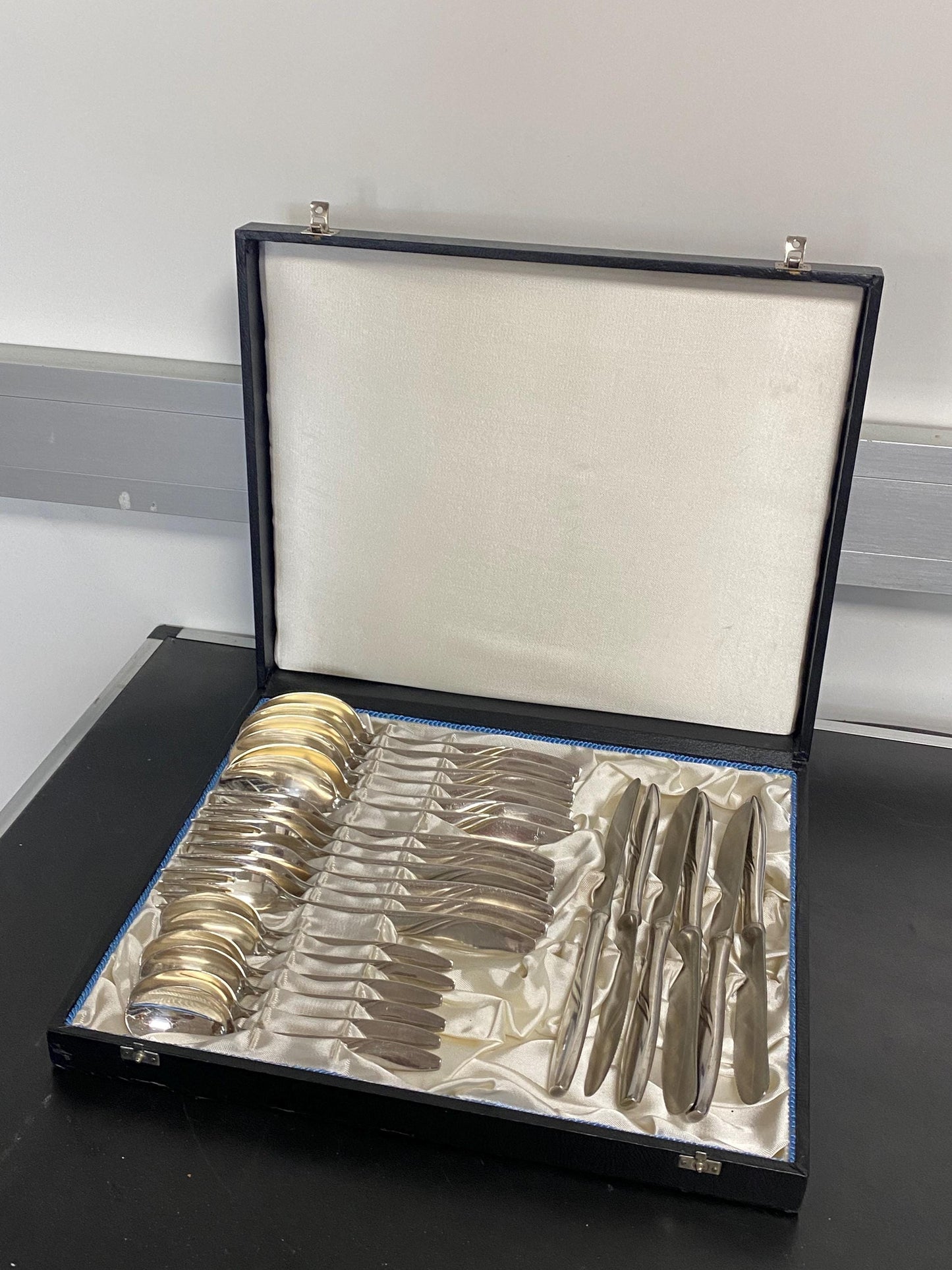 Set Posate Art Déco Placcate Argento 'SAM 60': Raffinatezza per 6 Persone