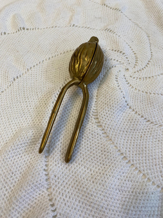 Schiaccianoci vintage ottone 16 cm  utensile rétro decorato a forma di noce, pinza da cucina in metallo dorato, idea regalo collezione