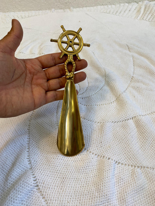 Calzascarpe vintage ottone 21 cm con timone nautico  accessorio elegante per casa marina, stile navale rétro, regalo originale per lui