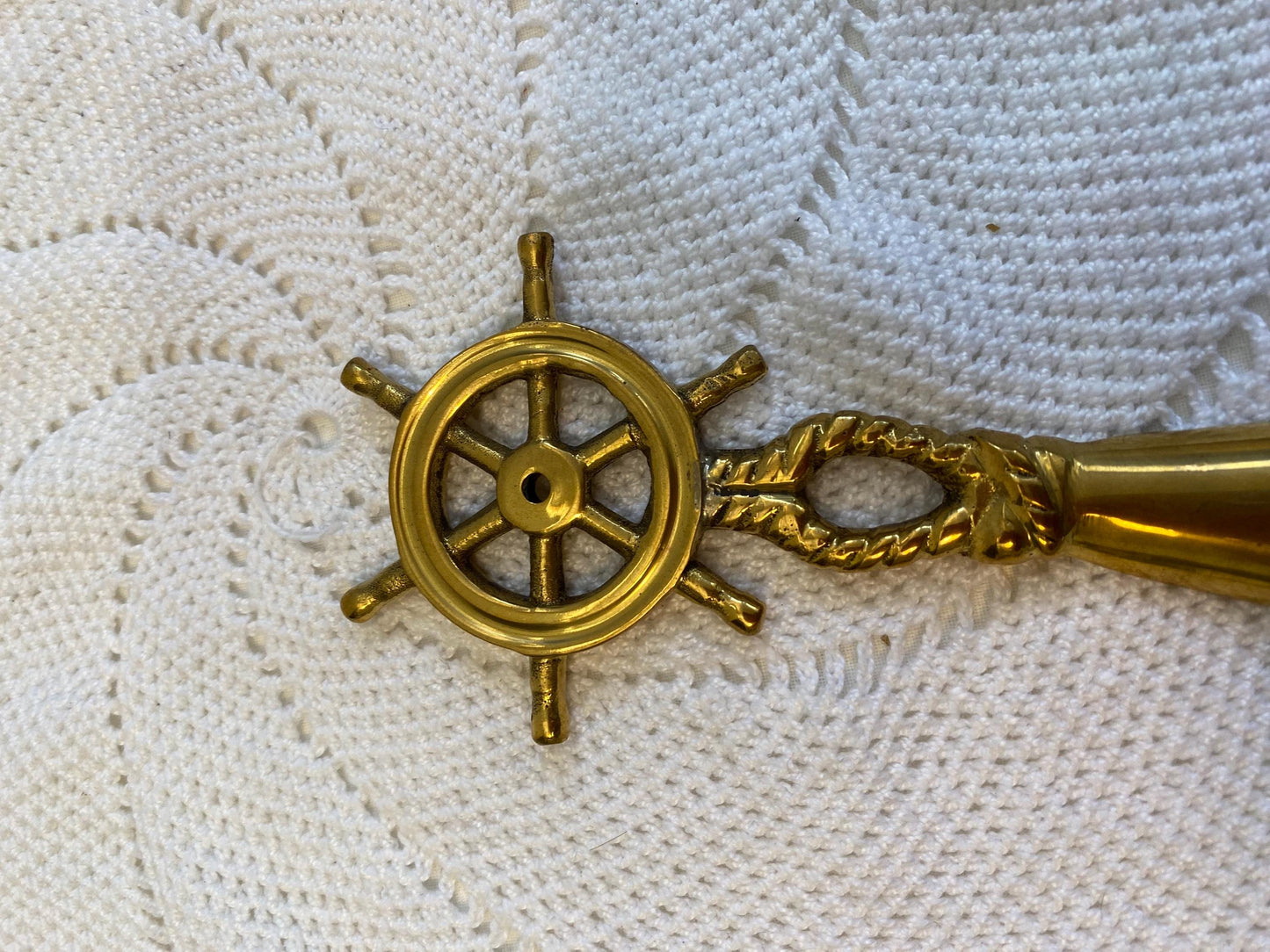 Calzascarpe vintage ottone 21 cm con timone nautico  accessorio elegante per casa marina, stile navale rétro, regalo originale per lui