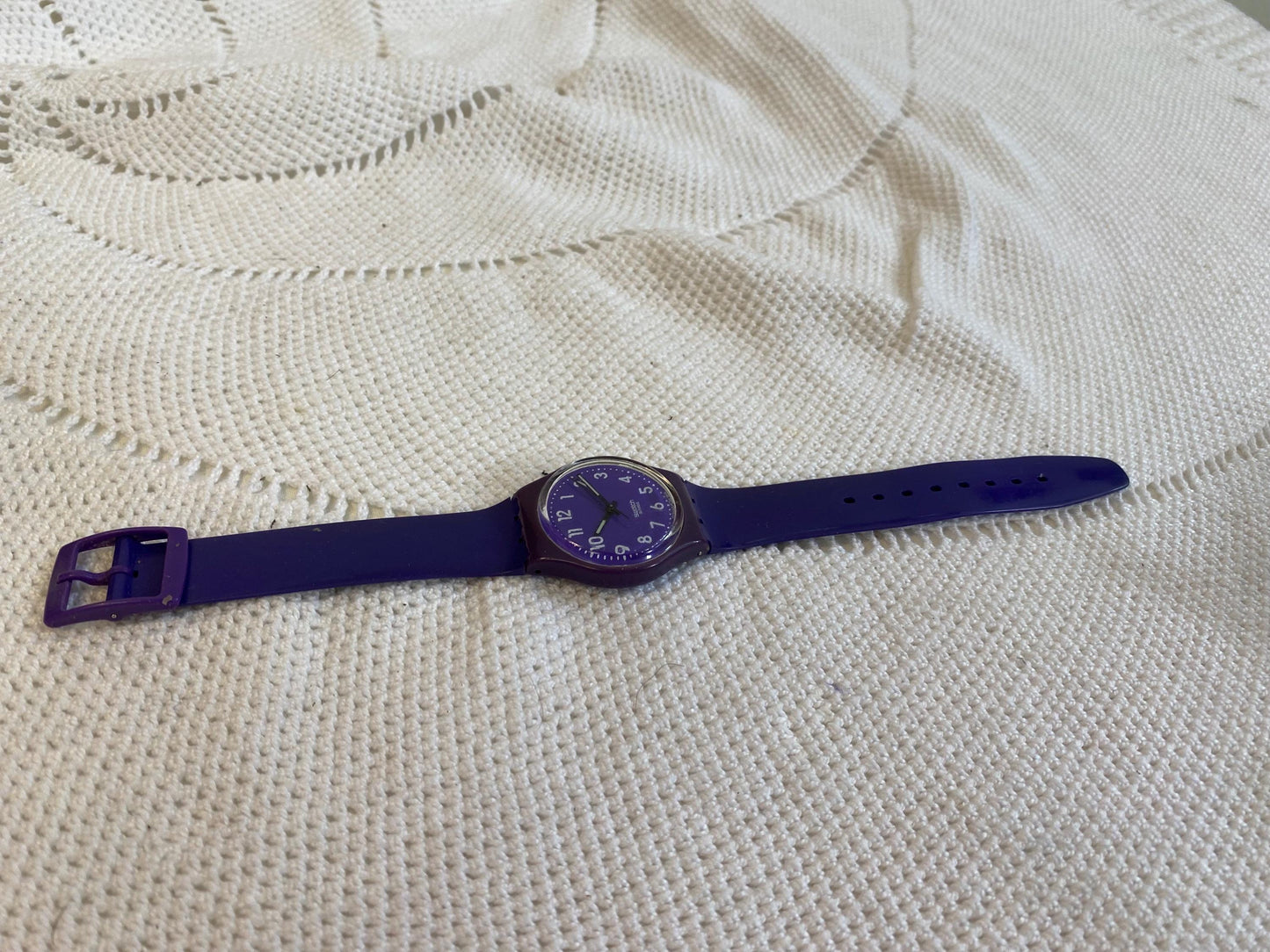 Swatch Callicarpa GV121 | Orologio vintage unisex anni '90 viola rosso e verde acqua | Swiss Made originale con cinturino 17mm