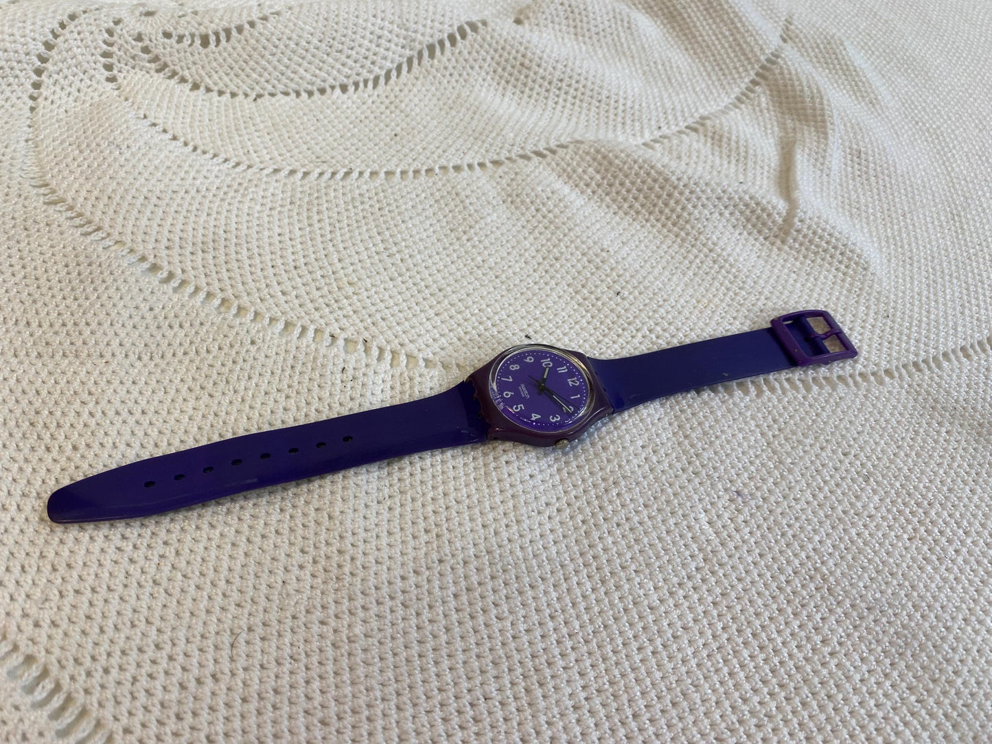 Swatch Callicarpa GV121 | Orologio vintage unisex anni '90 viola rosso e verde acqua | Swiss Made originale con cinturino 17mm