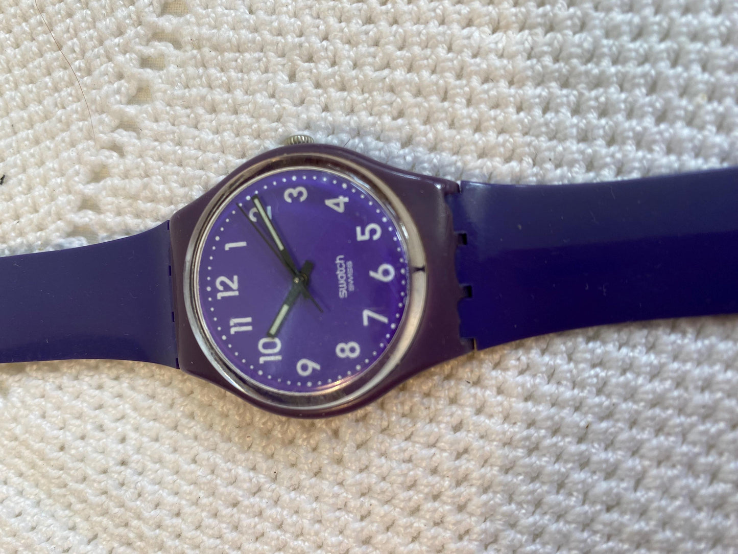 Swatch Callicarpa GV121 | Orologio vintage unisex anni '90 viola rosso e verde acqua | Swiss Made originale con cinturino 17mm